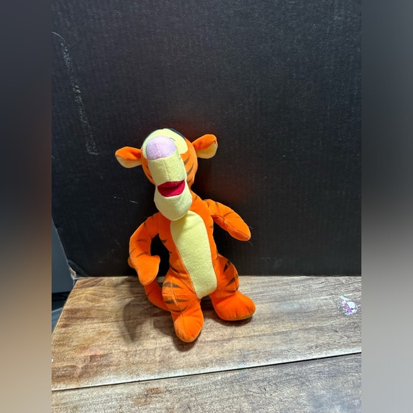 1990’s Tigger Disney Winnie the Pooh plush - Picture 7 of 12